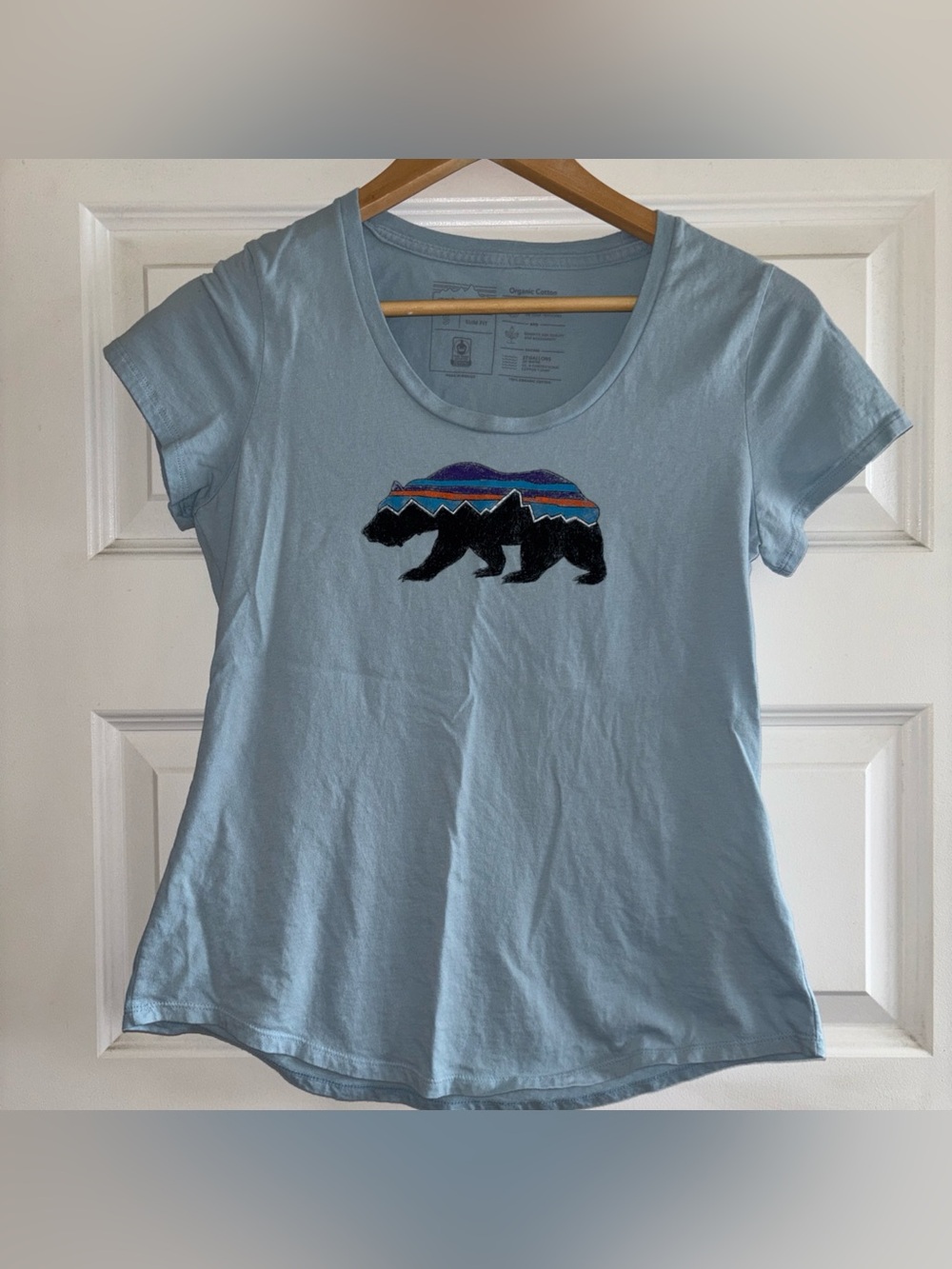 Patagonia Bear Logo Slim Fit Women's T-Shirt Light Blue Small Organic Cotton